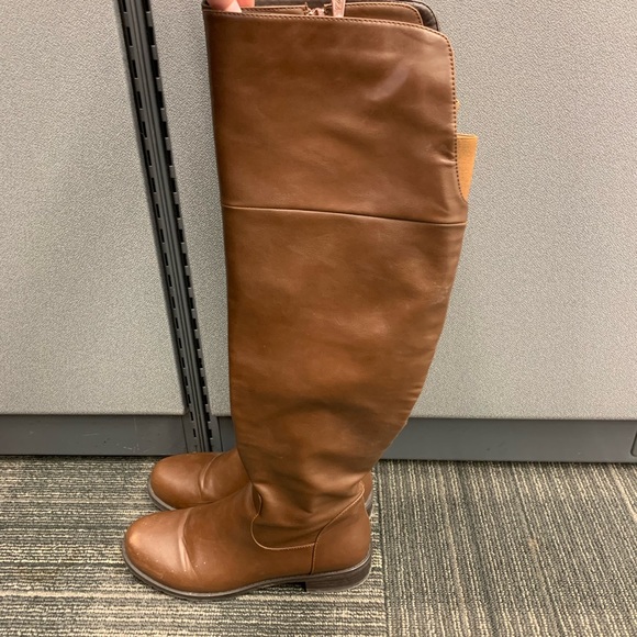 Boots - Picture 5 of 5